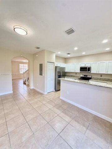 9001 SW 227th St 6, Cutler Bay, FL 33190
