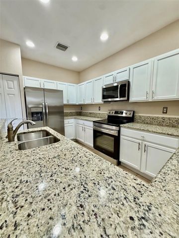 9001 SW 227th St 6, Cutler Bay, FL 33190