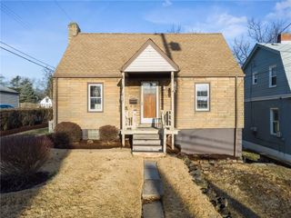 815 Elizabeth St, Wilkins Twp, PA 15221