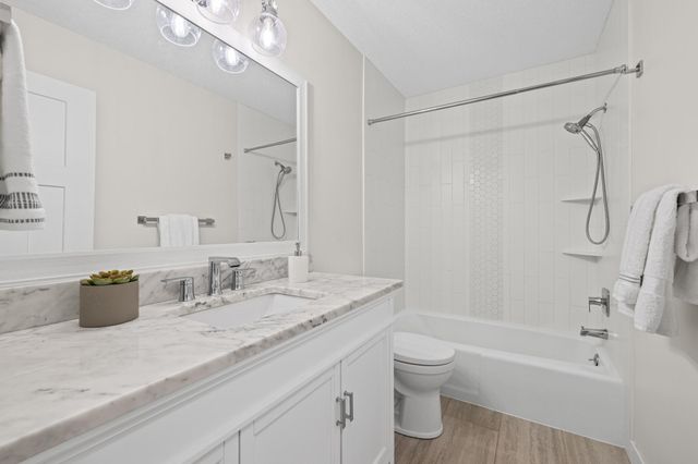 2257 Country Lane, Minnetonka, MN 55305