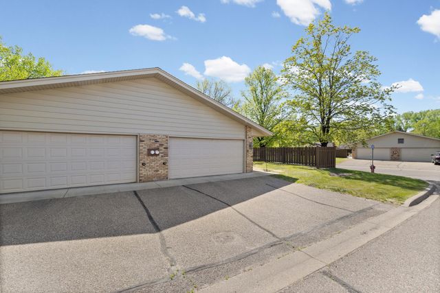 2257 Country Lane, Minnetonka, MN 55305