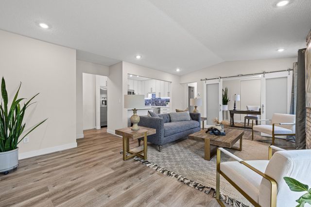 2257 Country Lane, Minnetonka, MN 55305