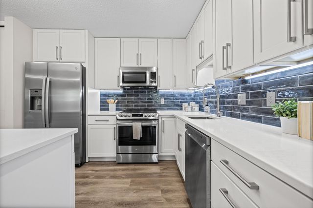 2257 Country Lane, Minnetonka, MN 55305