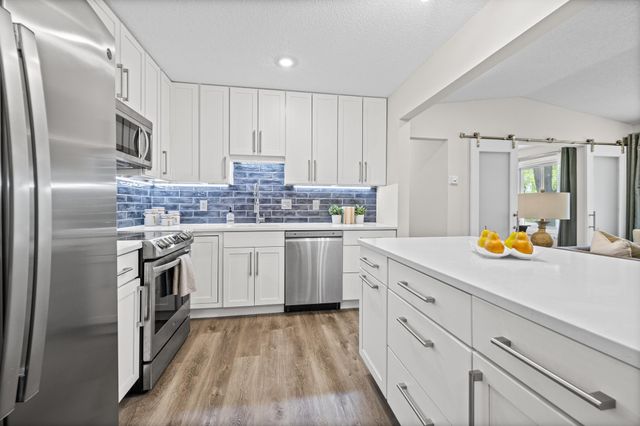 2257 Country Lane, Minnetonka, MN 55305