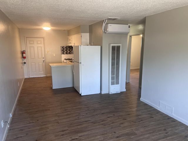 419 Dallas Street SE Apt B, Albuquerque, NM 87108