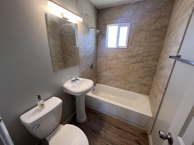 419 Dallas Street SE Apt B, Albuquerque, NM 87108