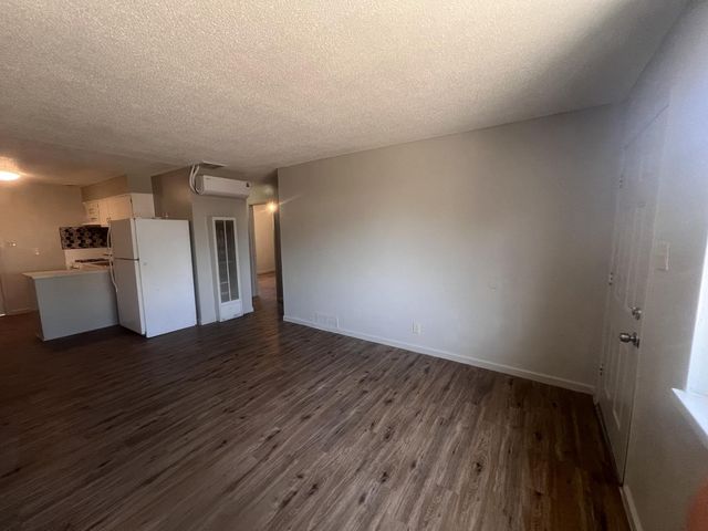 419 Dallas Street SE Apt B, Albuquerque, NM 87108