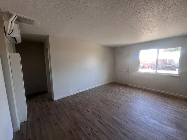 419 Dallas Street SE Apt B, Albuquerque, NM 87108