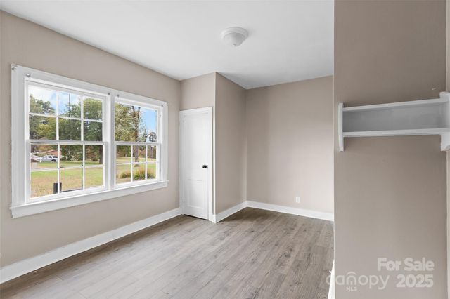 3726 Northampton Drive, Winston Salem, NC 27105