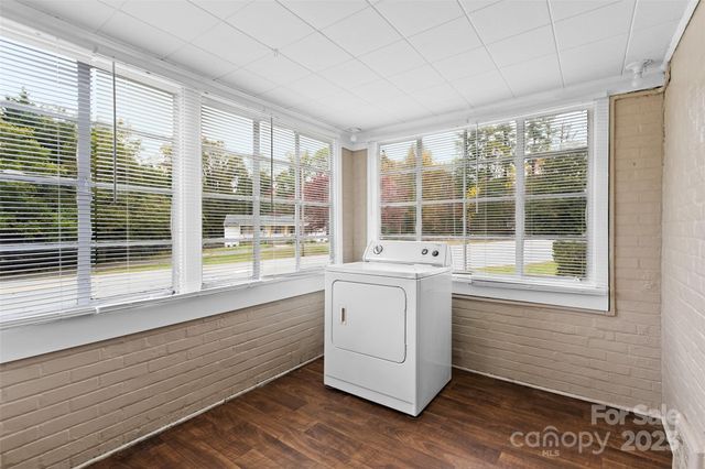 3726 Northampton Drive, Winston Salem, NC 27105