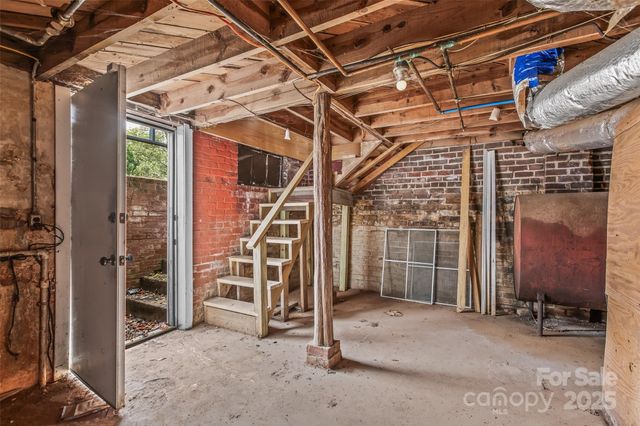 3726 Northampton Drive, Winston Salem, NC 27105