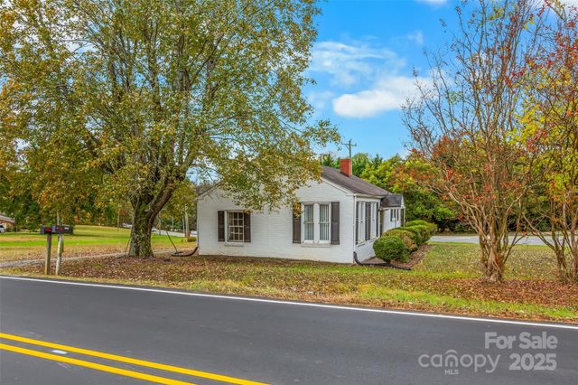 3726 Northampton Drive, Winston Salem, NC 27105