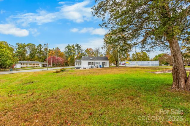 3726 Northampton Drive, Winston Salem, NC 27105