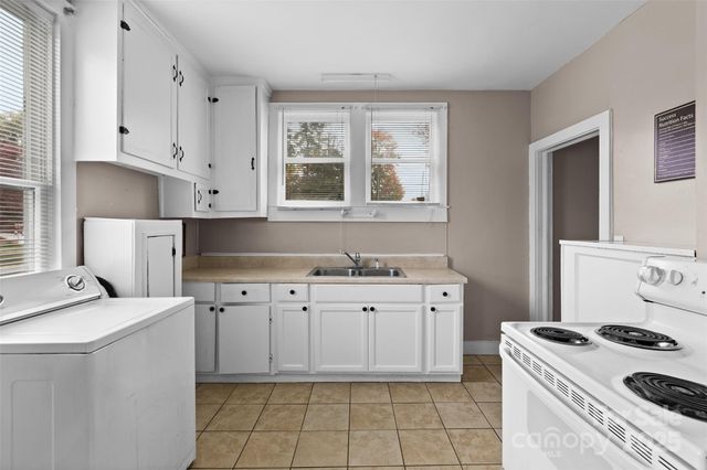 3726 Northampton Drive, Winston Salem, NC 27105