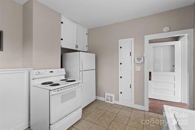 3726 Northampton Drive, Winston Salem, NC 27105