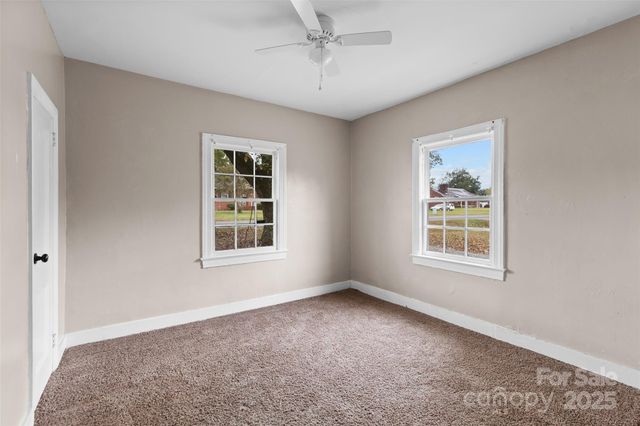 3726 Northampton Drive, Winston Salem, NC 27105