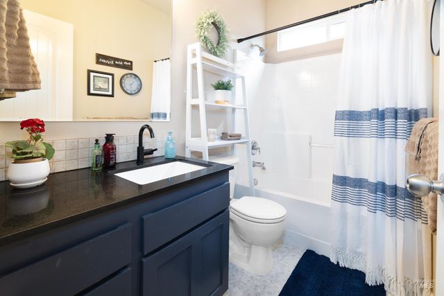 4048 N Tallgrass Ave, Meridian, ID 83646