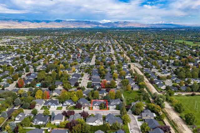 4048 N Tallgrass Ave, Meridian, ID 83646