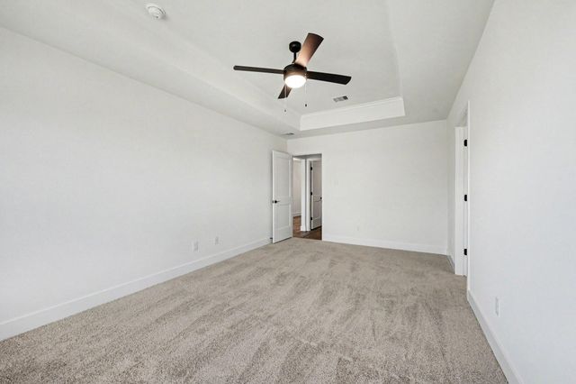 8 Keystone Court, Angleton, TX 77515