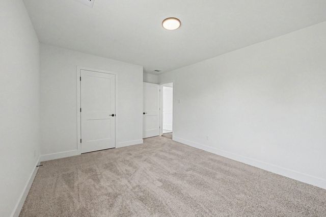 8 Keystone Court, Angleton, TX 77515