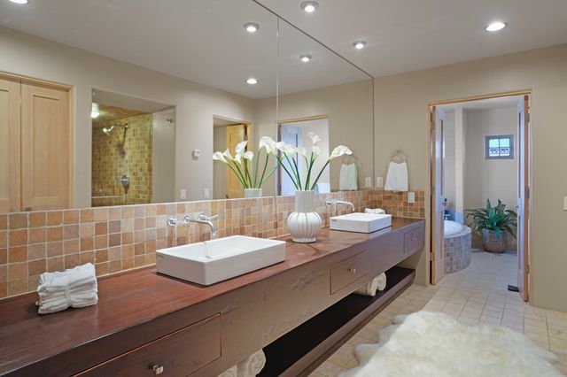 996 Old Pecos Trail, Santa Fe, NM 87505