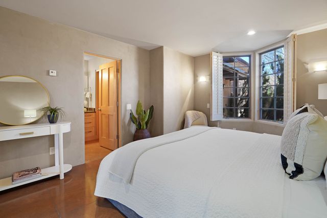 996 Old Pecos Trail, Santa Fe, NM 87505