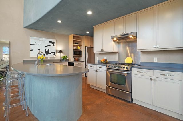 996 Old Pecos Trail, Santa Fe, NM 87505