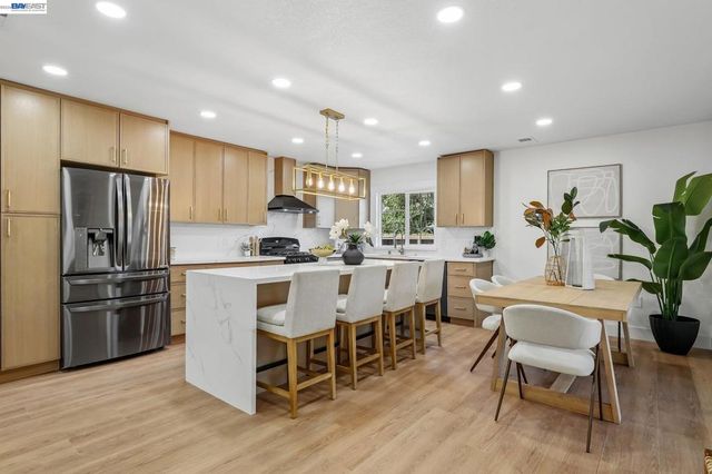 5954 Running Hills Ave, Livermore, CA 94551