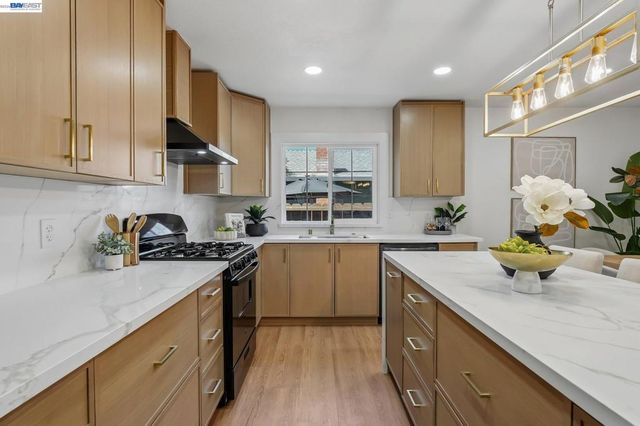 5954 Running Hills Ave, Livermore, CA 94551