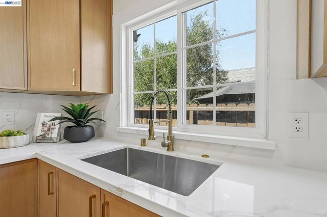 5954 Running Hills Ave, Livermore, CA 94551