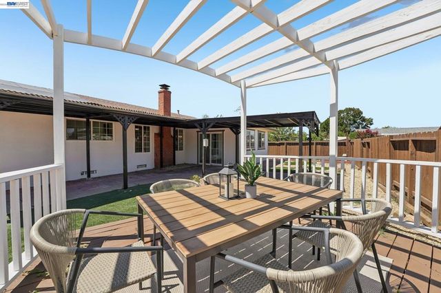 5954 Running Hills Ave, Livermore, CA 94551