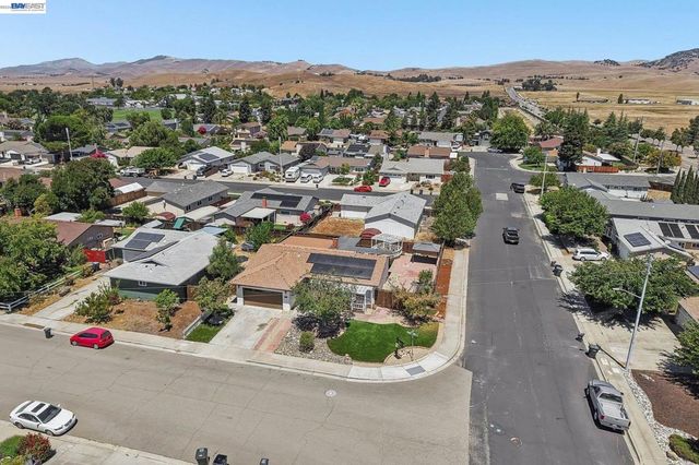 5954 Running Hills Ave, Livermore, CA 94551