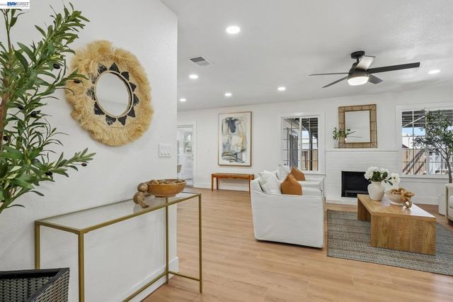 5954 Running Hills Ave, Livermore, CA 94551
