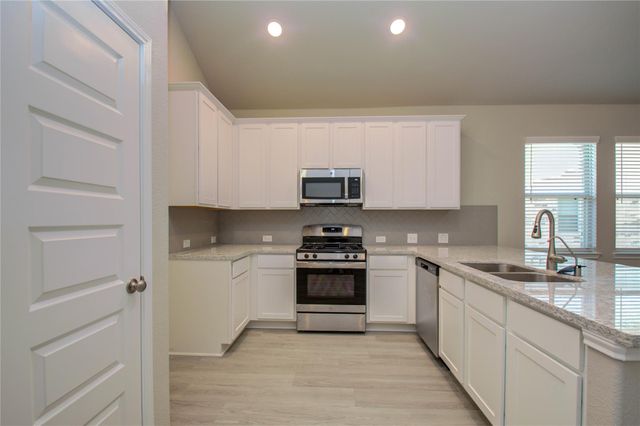 8418 Beacon Bay Circle, Baytown, TX 77523