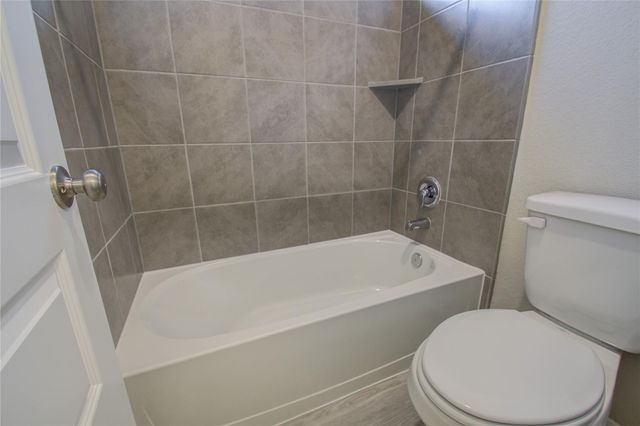 8418 Beacon Bay Circle, Baytown, TX 77523