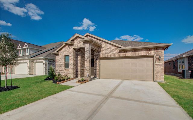 8418 Beacon Bay Circle, Baytown, TX 77523