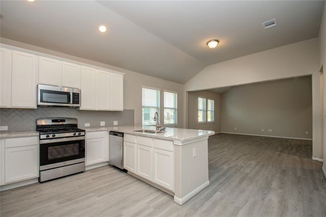 8418 Beacon Bay Circle, Baytown, TX 77523