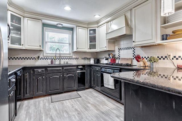 8813 Lakeaire Drive, Oklahoma City, OK 73132
