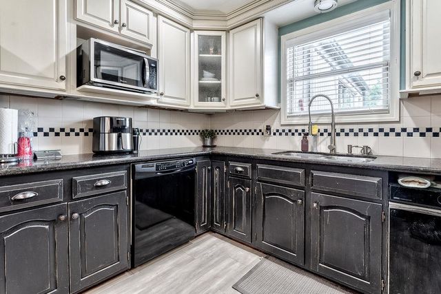 8813 Lakeaire Drive, Oklahoma City, OK 73132