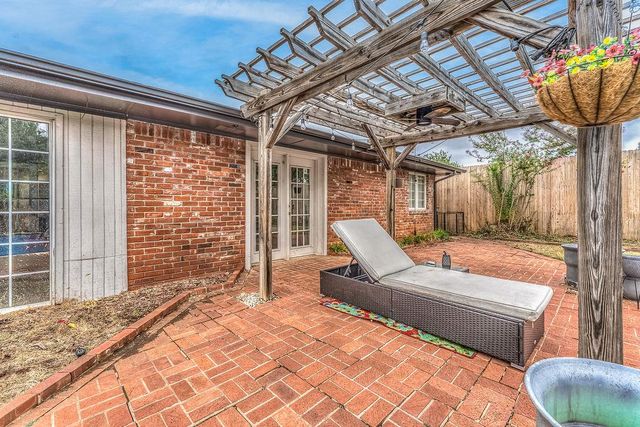 8813 Lakeaire Drive, Oklahoma City, OK 73132