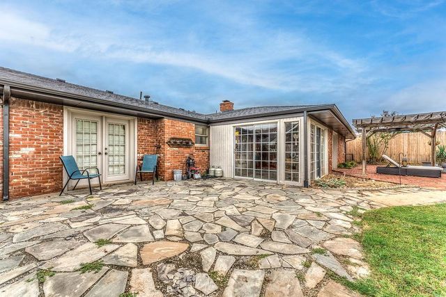 8813 Lakeaire Drive, Oklahoma City, OK 73132
