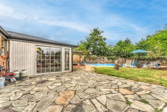 8813 Lakeaire Drive, Oklahoma City, OK 73132