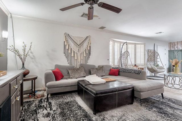 8813 Lakeaire Drive, Oklahoma City, OK 73132