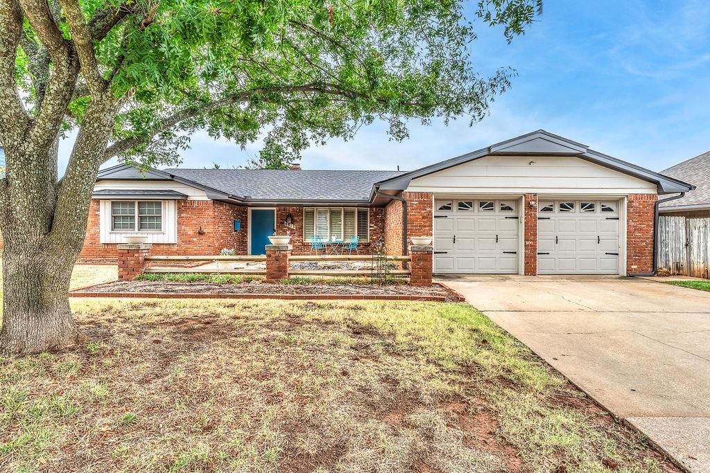 8813 Lakeaire Drive, Oklahoma City, OK 73132