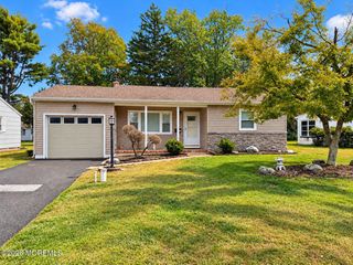 68 Edinburgh Drive, Toms River, NJ 08757