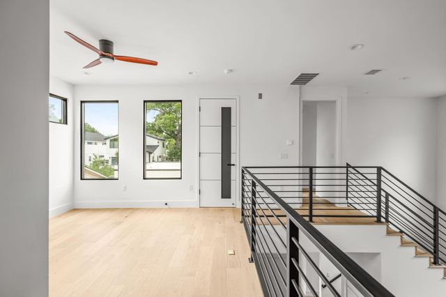 1901 W Saint Johns Ave, Austin, TX 78757