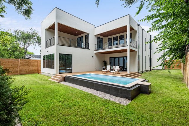 1901 W Saint Johns Ave, Austin, TX 78757