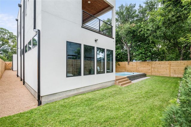 1901 W Saint Johns Ave, Austin, TX 78757