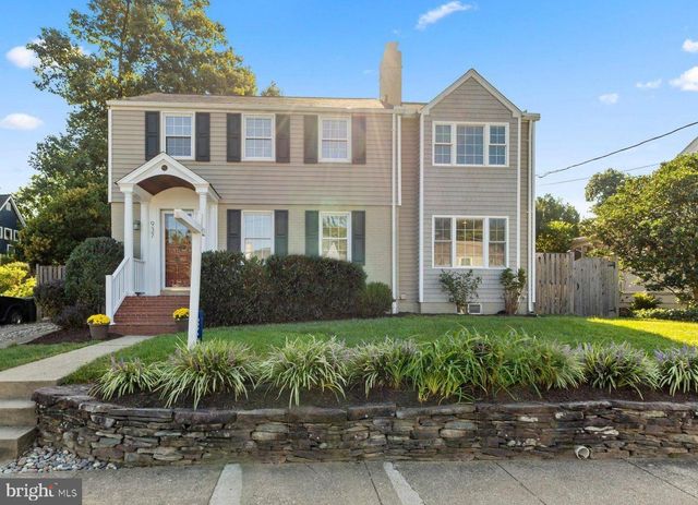 937 N LEBANON ST, Arlington, VA 22205