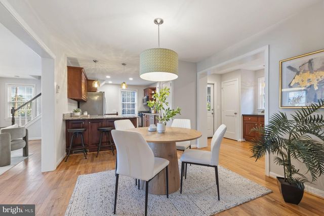 937 N LEBANON ST, Arlington, VA 22205